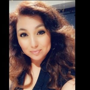 Meet your Posher, Corina